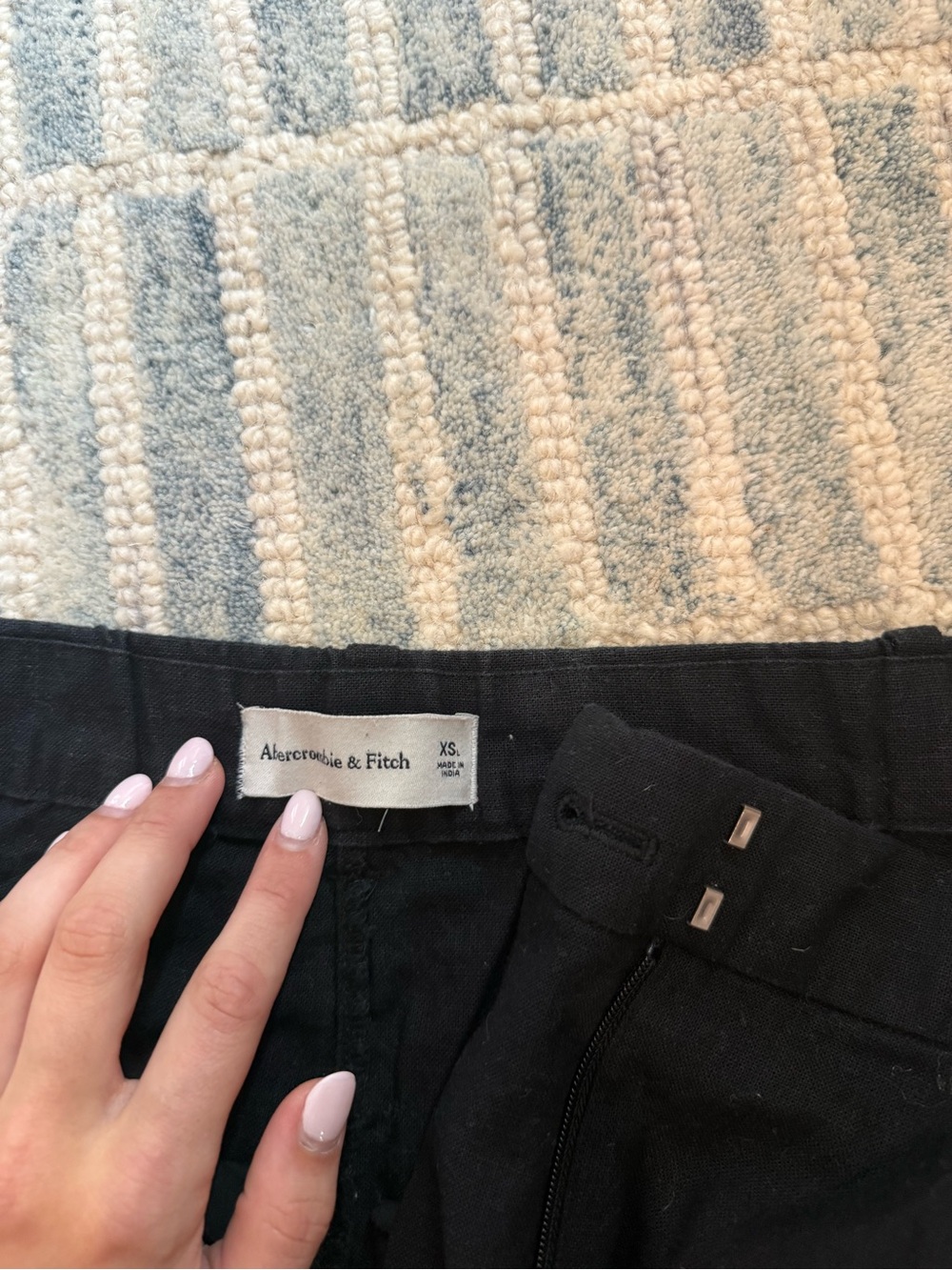 Abercrombie & Fitch Linen-Blend Tailored Wide Leg Pant in Black - Picture 9 of 9